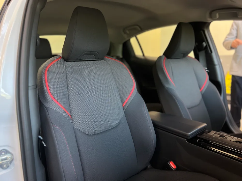 2023 toyota prius prime se white 19